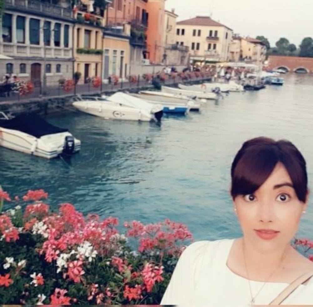 Meet your Posher, Adriana